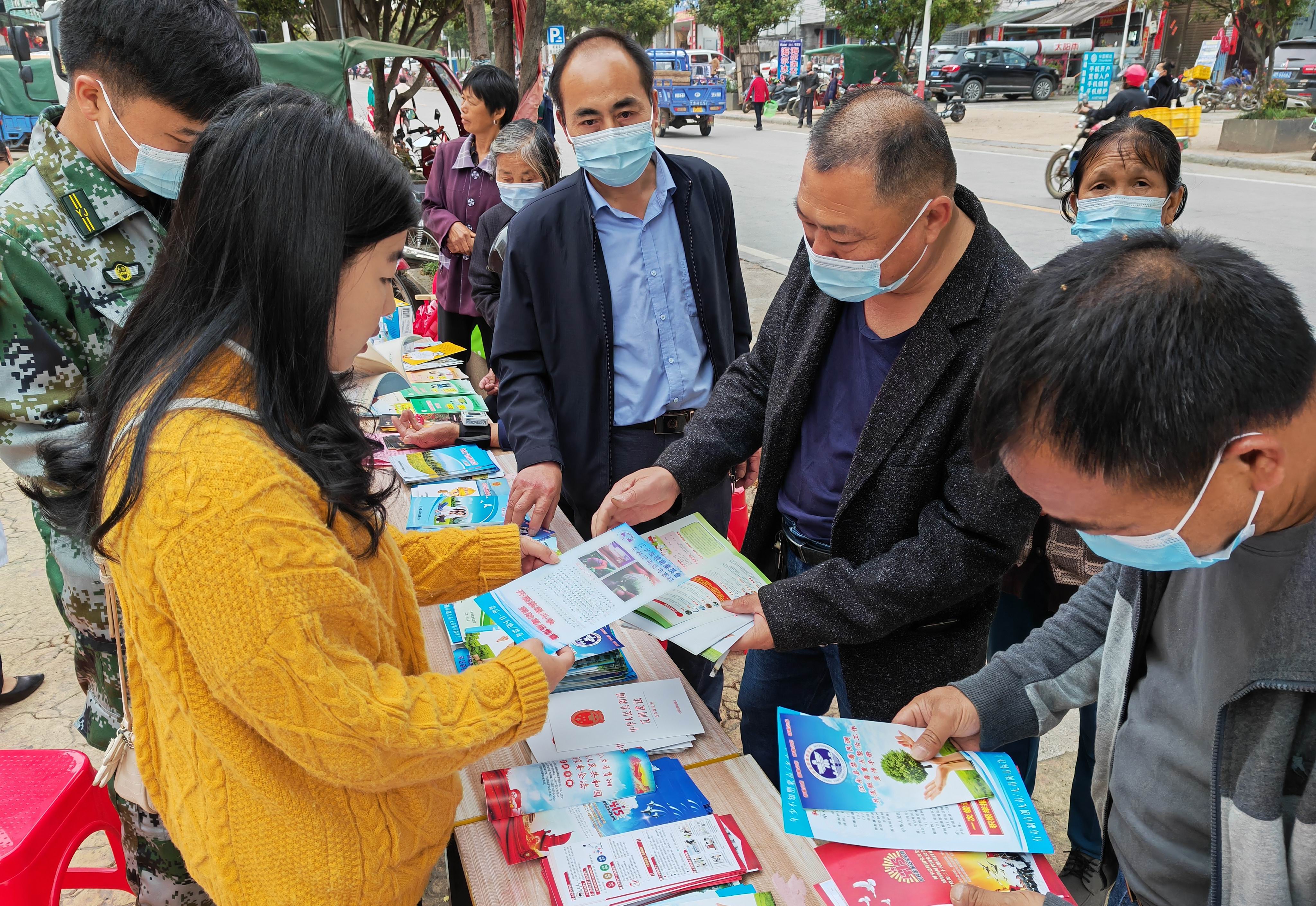 江永开展“三进”宣传活动 筑禁毒防护墙