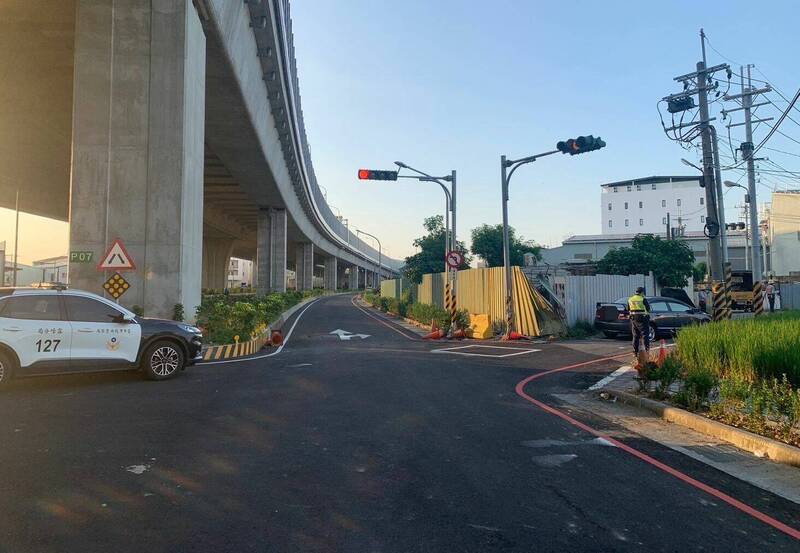 台中朝阳科大航空机械系大四张姓男大生，毕业后即将成为飞机修护工程师，没想到为闪避违规车辆，失控撞分隔岛、电线杆丧命。（民众提供）